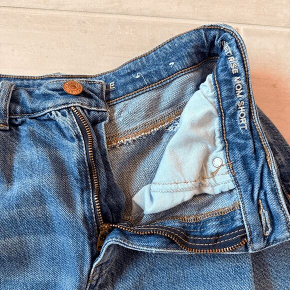 American Eagle Comfort Stretch Waistband Highest Rise Mom Short Distressed Denim - Picture 11 of 11